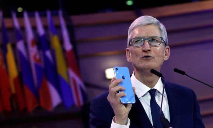Apple Boss Takes Aim at ‘Weaponization’ of Customer Data