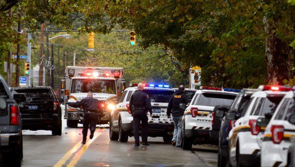Police rapid response team members respond to the site of a mass shooting at the Tree of Life Synagogue in the Squirrel Hill neighborhood on October 27, 2018, in Pittsburgh, Pennsylvania. (Jeff Swensen/Getty Images)