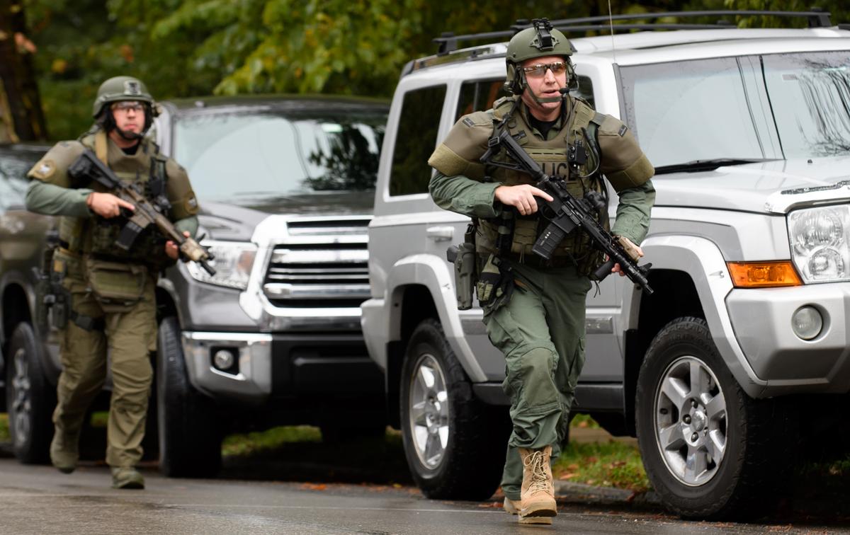 Police rapid response team members respond to the site of a mass shooting at the Tree of Life Synagogue in the Squirrel Hill neighborhood in Pittsburgh, Pennsylvania, on Oct. 27, 2018. (Jeff Swensen/Getty Images)