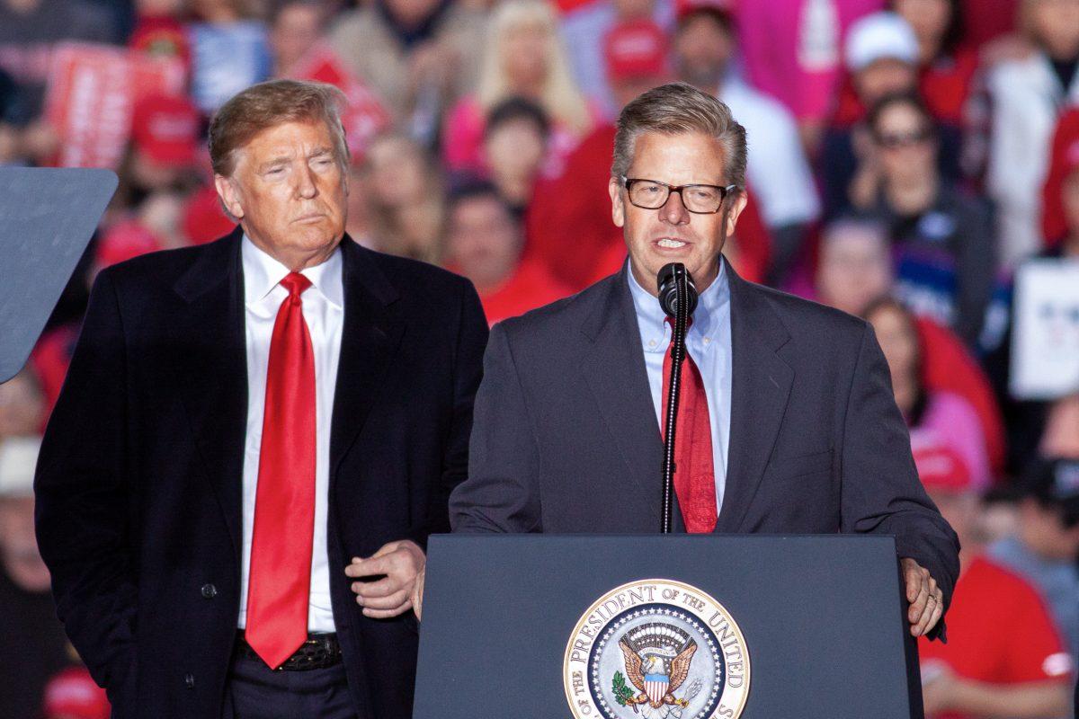 Rep. Randy Hultgren (R-Ill.) speaks at President Donald Trump's Make America Great Again rally in Murphysboro, Ill., on Oct. 27, 2018. (Hu Chen/The Epoch Times)