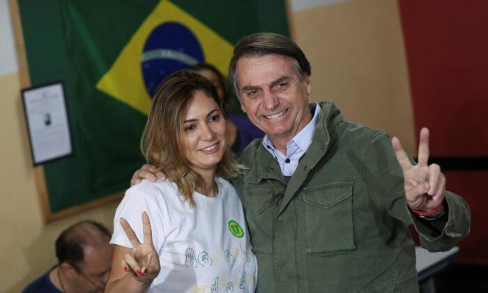 Wife of Brazil’s Bolsonaro, 2 Daughters, Test Negative for COVID-19