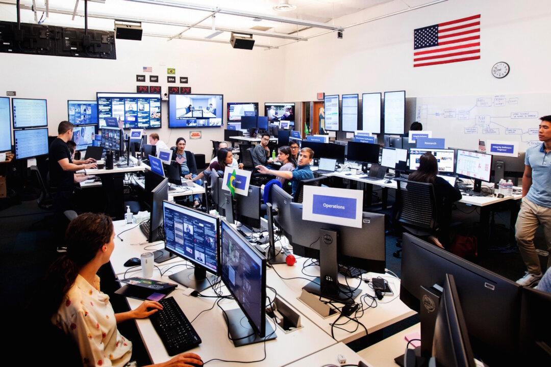 Facebook Shuts Down Iranians Meddling in US Politics