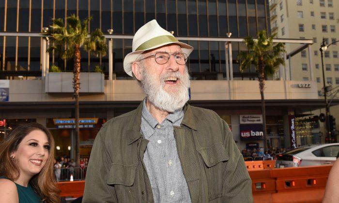 Actor James Cromwell: ‘Blood in the Streets’ If Democrats Don’t Win Midterms