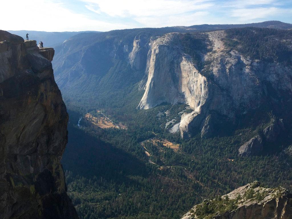 An unidentified couple gets married at Taft Point in California's Yosemite National Park on Sept. 27, 2018. (Amanda Lee Myers/AP Photo/ File)