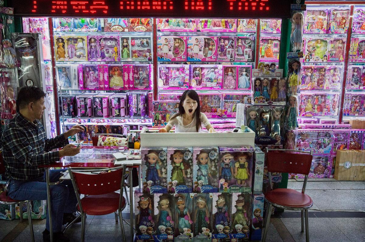 World’s Largest Wholesale Market Is Shrinking Amid China’s Economic Woes