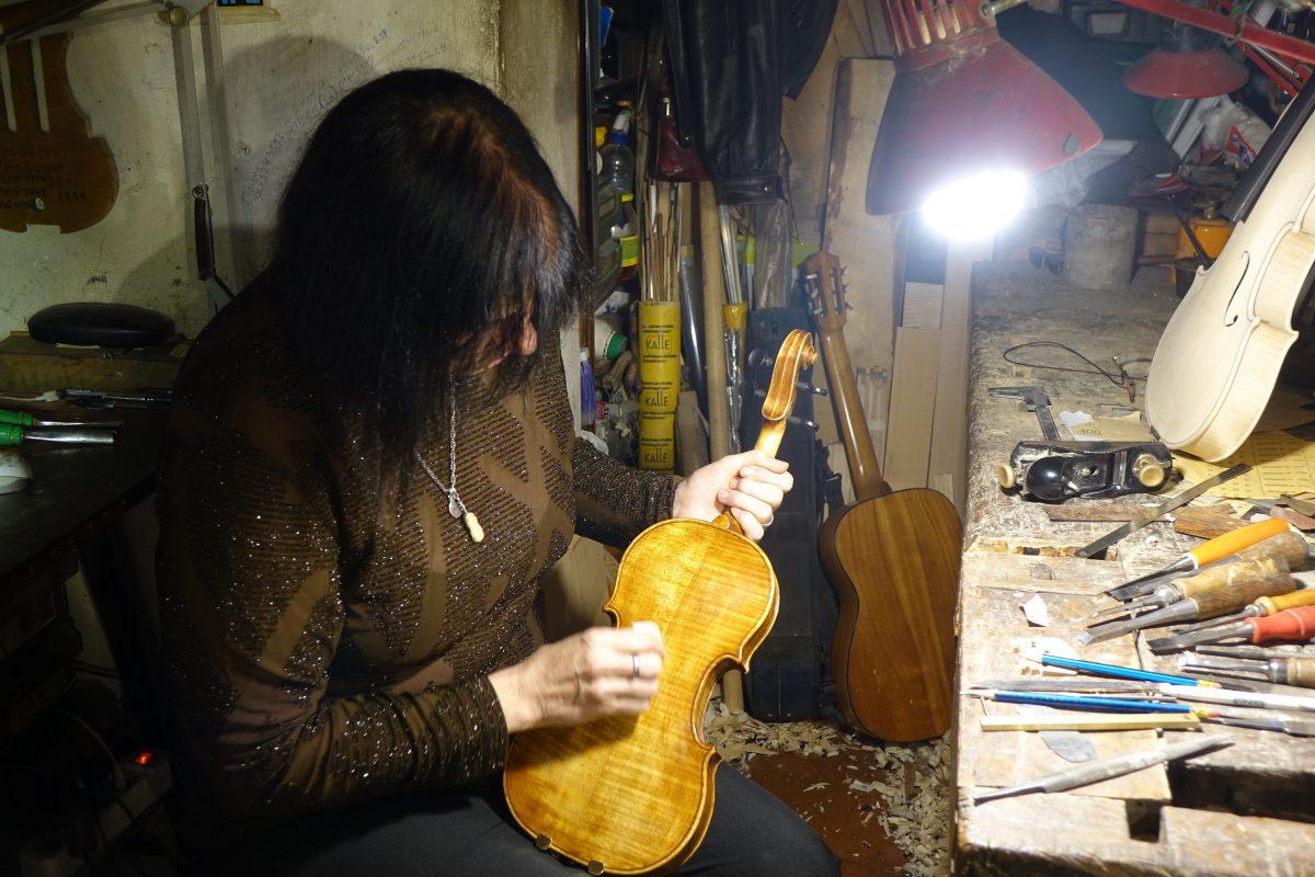 Jamie Lazzara meticulously checks her violins at each step of the process. (Paolo Boni)