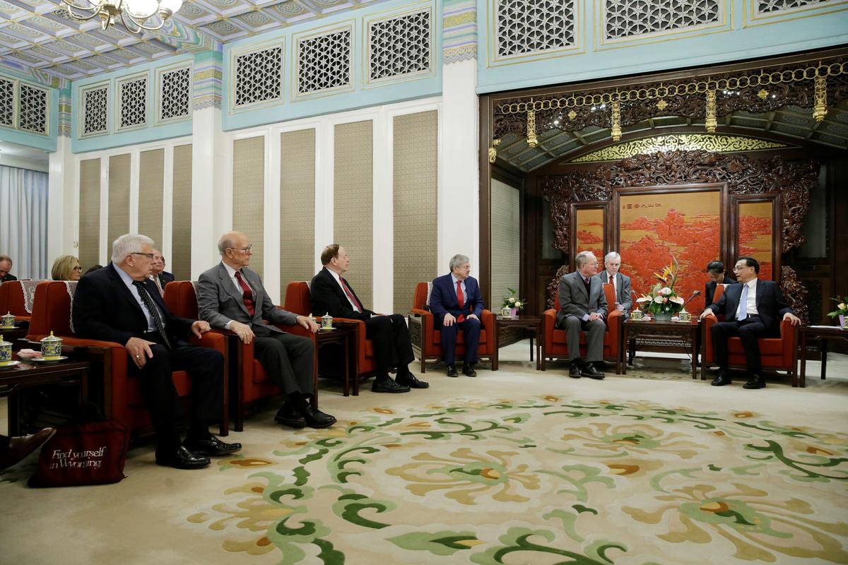 China's Premier Li Keqiang (R) speaks next to Tennessee Senator Lamar Alexander (2nd R) during a meeting with a group of U.S. Republican senators and Congress members at Zhongnanhai leadership compound in Beijing, China, on Nov. 1, 2018. (Jason Lee/Pool/Reuters)