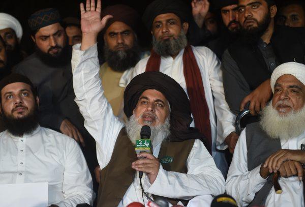 Khadim Hussain Rizvi, head of the Tehreek-e-Labaik Pakistan (TLP), a hardline religious political party, speaks to media during a press conference in Lahore, on Nov. 2, 2018. (Arif Ali/AFP/Getty Images)