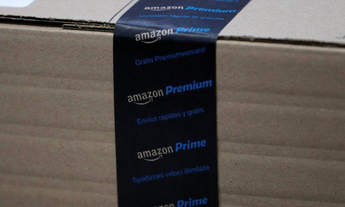 Amazon Drops Free Shipping Minimum in Tussle for Holiday Sales