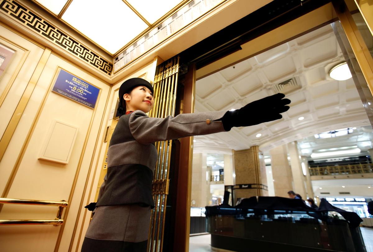 Japan Invests in Service Industry, Reshaping Its Legendary Hospitality