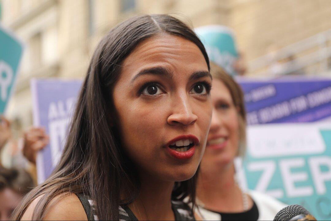 Alexandria Ocasio-Cortez Viral Video Spurs False Media Claims of Conservative Outrage, Says Critic