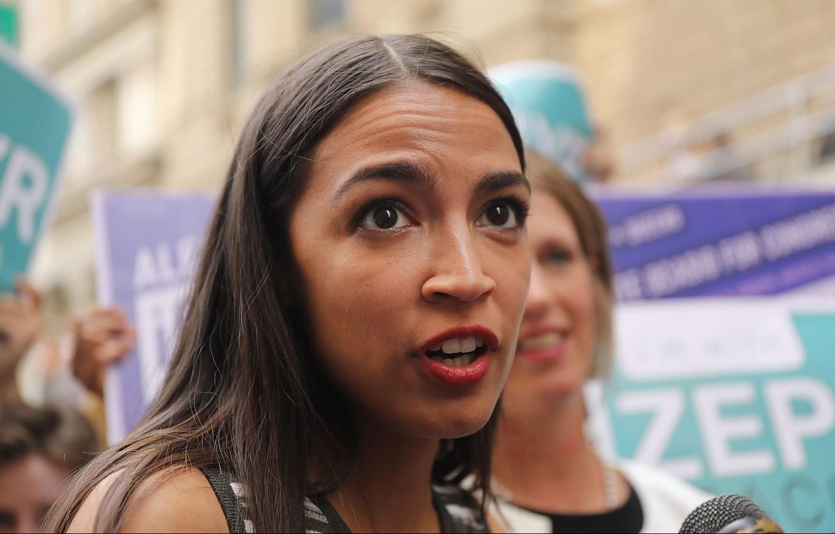 Alexandria Ocasio-Cortez Viral Video Spurs False Media Claims of Conservative Outrage, Says Critic