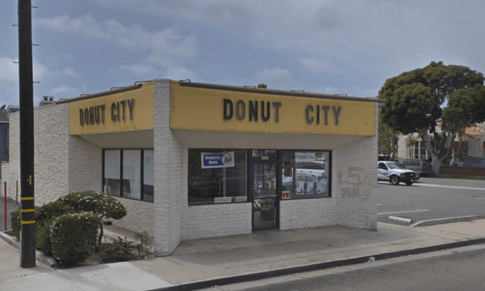 Customers Buy Out Doughnut Shop Early Every Day After Owner’s Wife Gets Sick