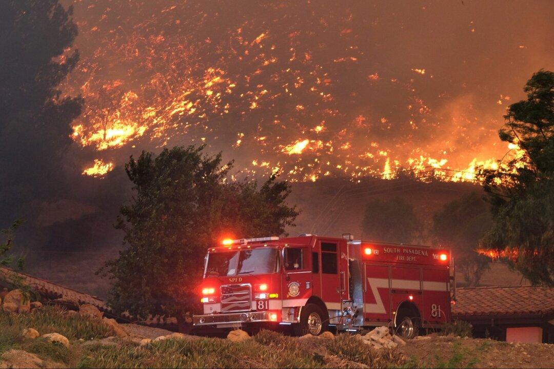 Los Angeles Fire Captain Dies from COVID-19 Complications