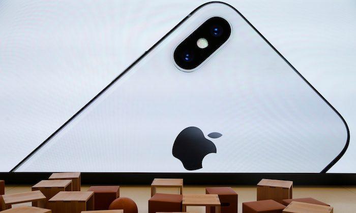 Apple’s Top Retail Exec to Leave Amid iPhone Sales Slowdown