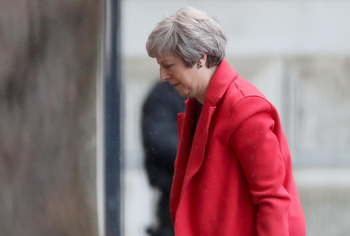 UK’s May Stares Into Brexit Abyss as Domestic Opposition Mounts