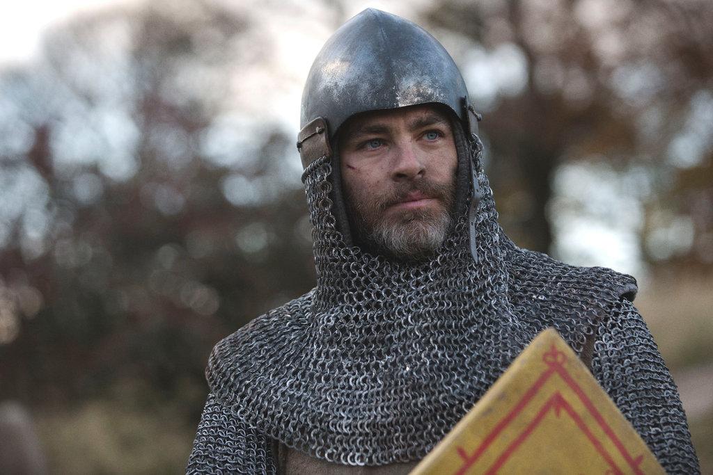 Chris Pine as Robert the Bruce, in “Outlaw King.” (David Eustace/Netflix)