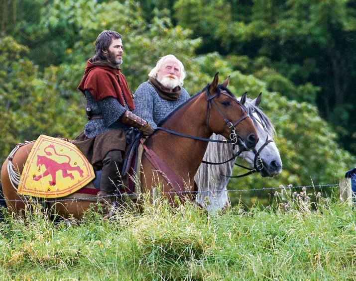  Chris Pine (L) and James Cosmo play son and father in “Outlaw King.” (David Eustace/Netflix)