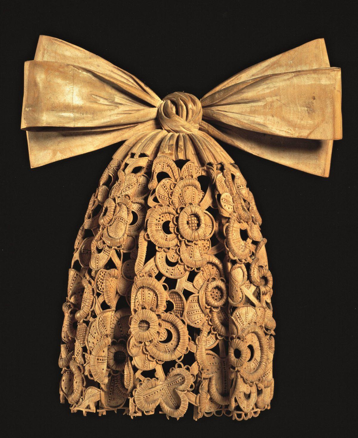 Carving of a cravat, circa 1690, by Grinling Gibbons (1648-1721). Limewood, with raised and openwork carving. (V&A images/Victoria and Albert Museum, London)