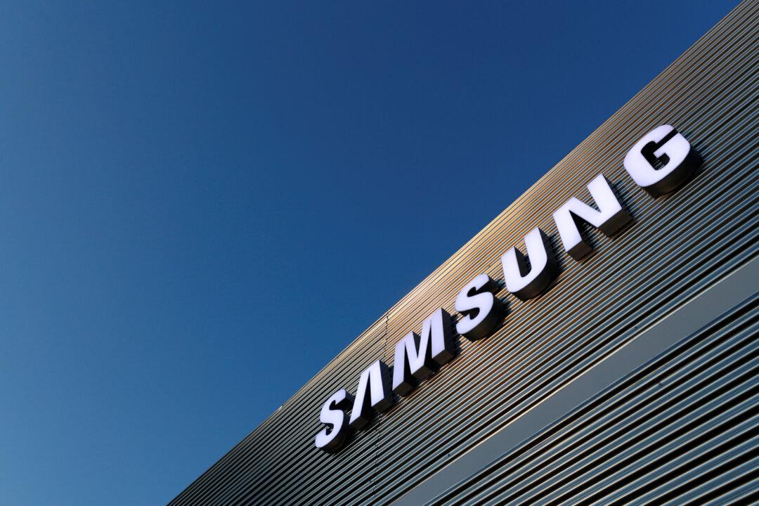 Samsung Electronics Bets on Better Second-Half After First-Quarter Profit Slumps