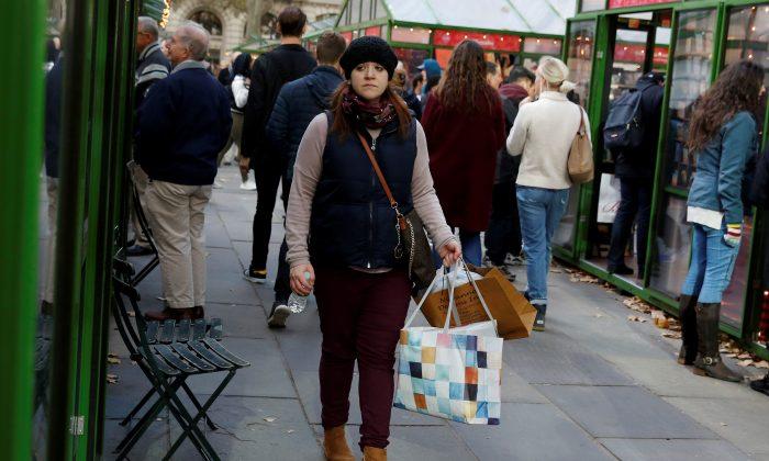 US Retail Sales Rebound, but Consumer Spending Slowing
