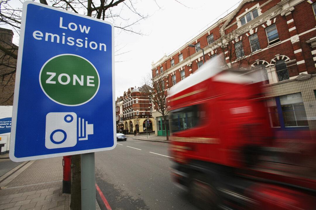 Air Pollution Stunts Children’s Lung Growth, Raises Risk of Early Death