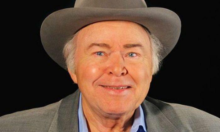 Country Legend Roy Clark Dies at 85, Reports Say