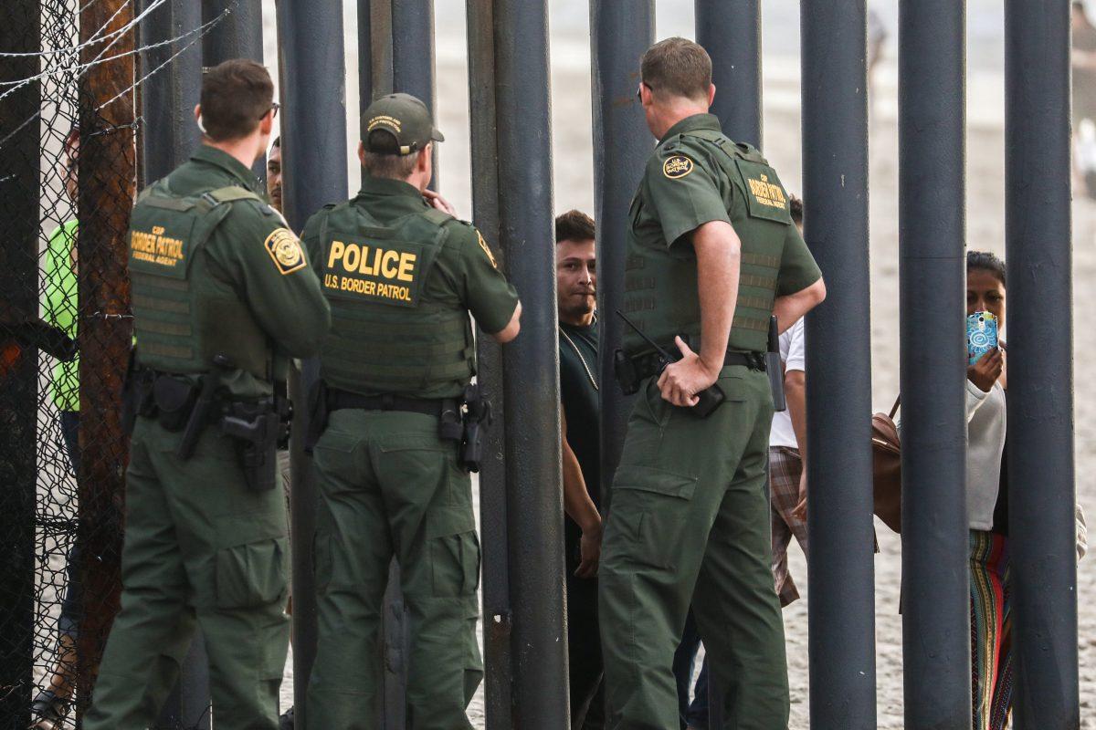 Border Patrol monitors the U.S.-Mexico border fence at Friendship Park in San Ysidro, Calif., on Nov. 15, 2018. (Charlotte Cuthbertson/The Epoch Times)