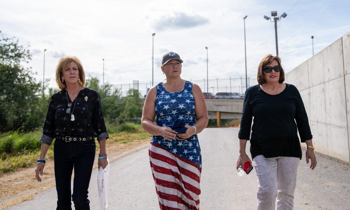 (L-R) Mary Ann Mendoza, Diane Ventura, and Lynne Ryan near the U.S.-Mexico border in Hidalgo, Texas, on Nov. 5, 2018. (Samira Bouaou/The Epoch Times)