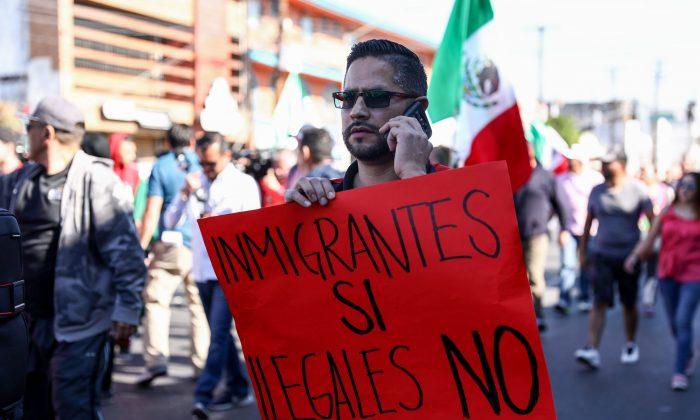 Mexicans Protest Migrant Caravan ‘Invasion’