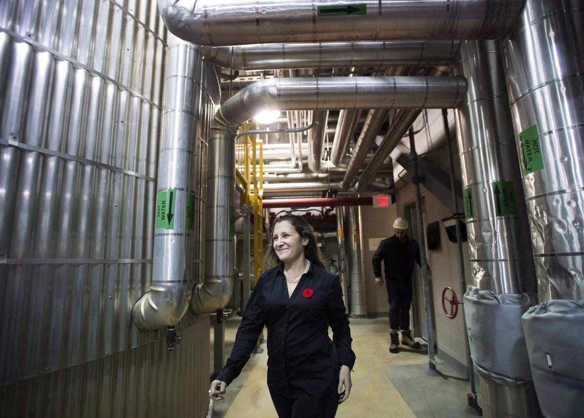 Sophisticated Phishing Scams Putting Secrets at Risk, Foreign Affairs Says