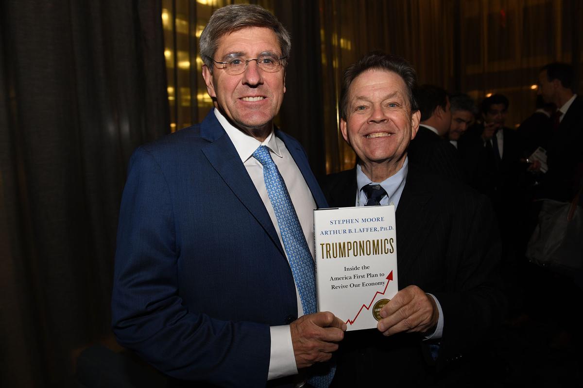 More Than 100 Economists Back Trump’s Fed Pick