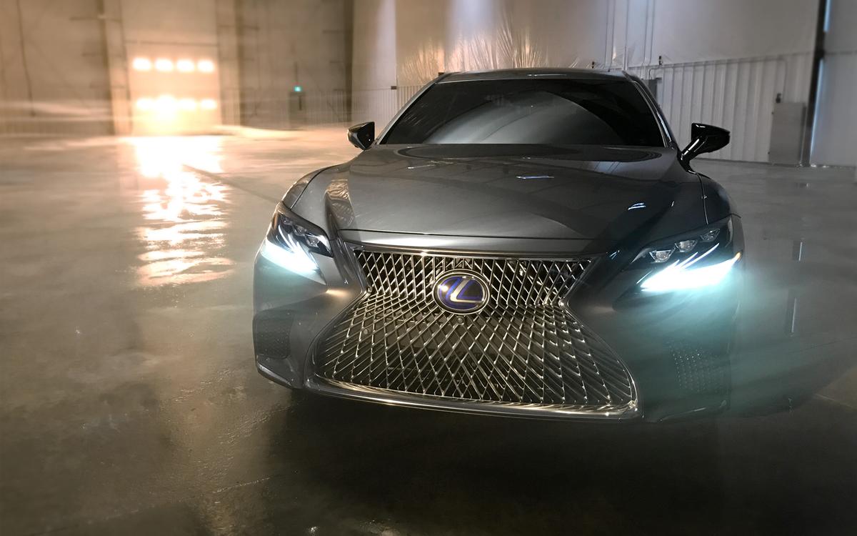 2018 Lexus LS 500h Sedan