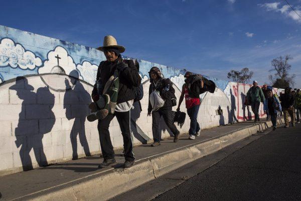 Migrants leave Mexicali for Tijuana, Mexico, Nov. 20, 2018. (Rodrigo Abd/AP Photo)