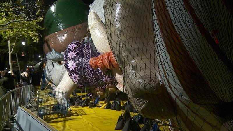 The Elves from The Christmas Chronicles Balloons at the Macy's Thanksgiving Eve Blow-up in New York on Nov. 21, 2018. (Oliver Trey/NTD News)