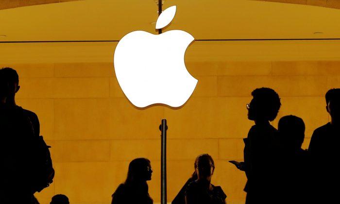 US Top Court Hears Apple Antitrust Dispute