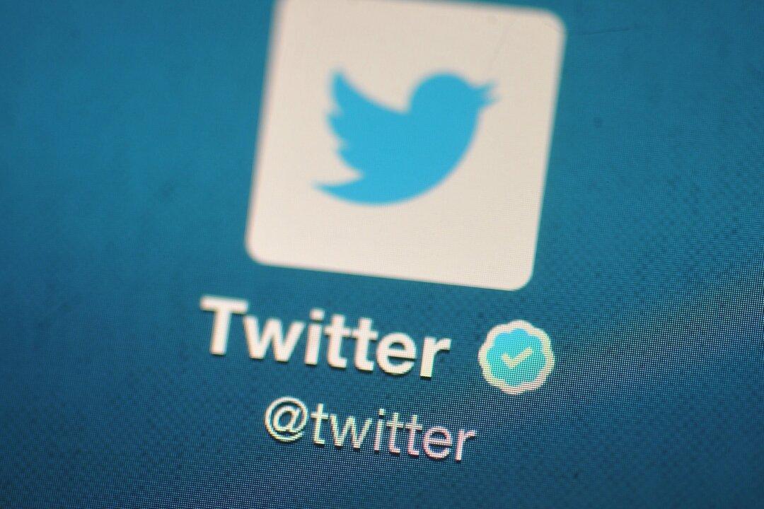 Chinese Regime Forcing Twitter Users to Close Their Accounts