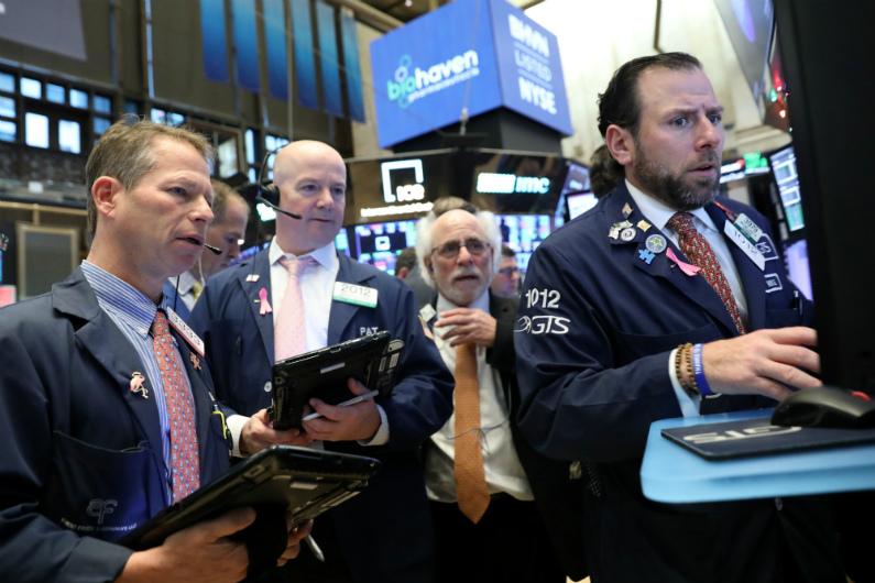 Wall Street Rebounds on Holiday Season Hopes