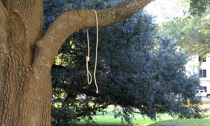 Nooses and Hate Signs Removed From Mississippi State Capitol on Eve of Heated Senate Runoff