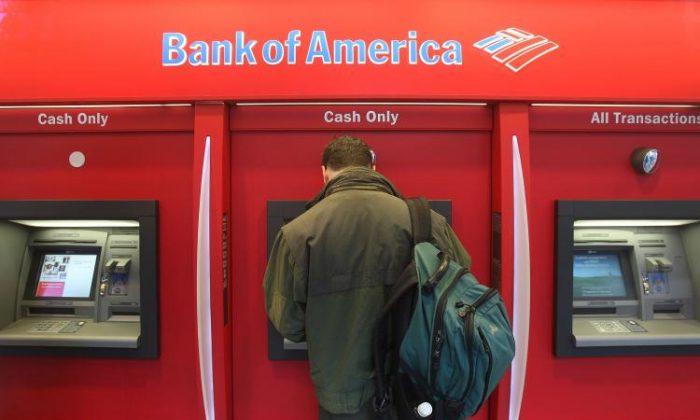 A man at a Bank of America ATM branch in New York City, on Oct. 6, 2008. (Mario Tama/Getty Images)