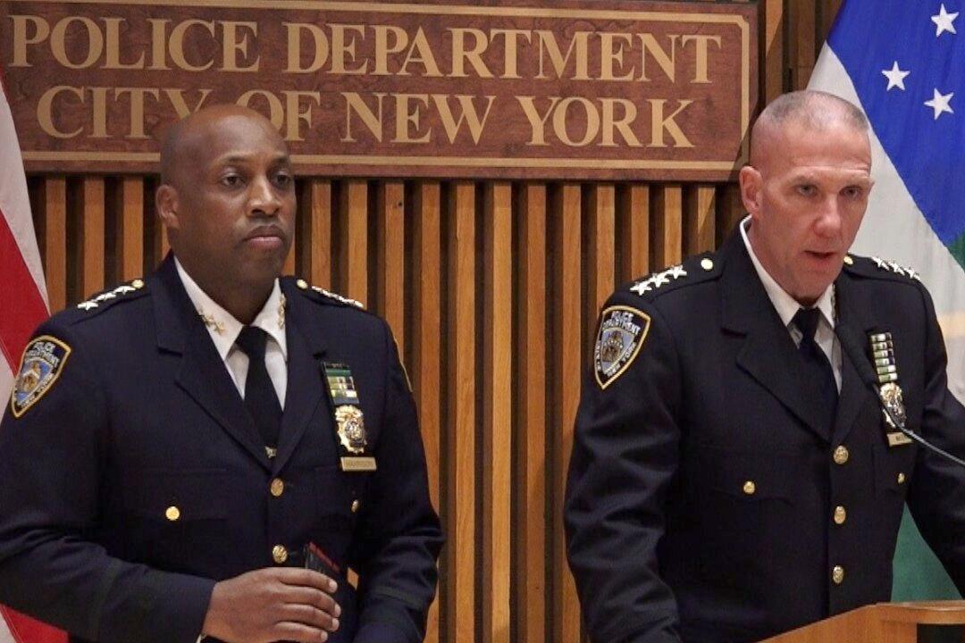 NYPD Reveal Hi-Tech Security for Rockefeller Center Tree Lighting