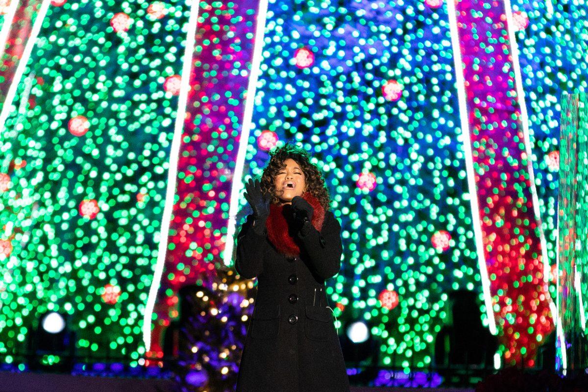 Singer Spensha Baker performs during the lighting of the National Christmas Tree in Washington on Nov. 28, 2018. (Samira Bouaou/The Epoch Times)