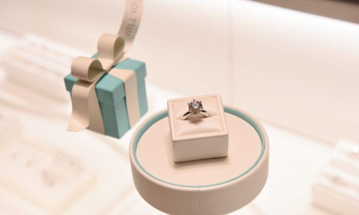 Tiffany Sales to Chinese Tourists Disappoint, Shares Fall Sharply