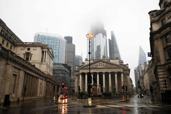 The Bank of England in London's financial district during rainy weather on Sept. 23, 2018. (Reuters/Henry Nicholls)