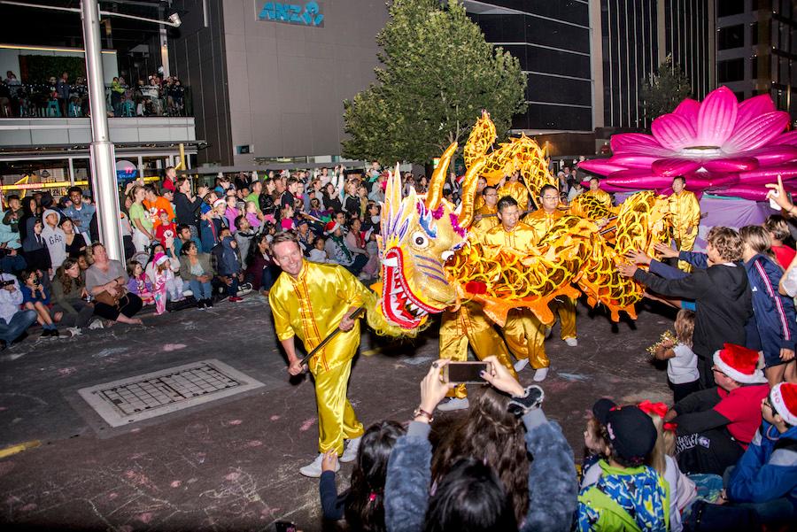 People from the Falun Gong community group in Perth, Australia, participate in the city's popular annual Christmas Pageant, with an estimated crowd of 200,000, on Dec. 1, 2018. (Sam Lim/The Epoch Times)
