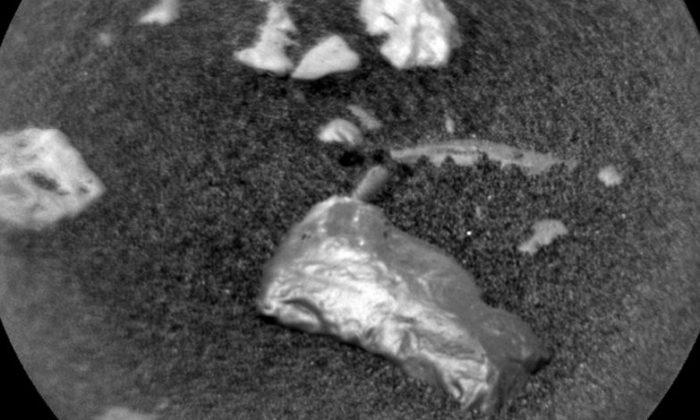 Mars Rover Spots ‘Shiny’ Objects on Mars; NASA Isn’t Sure What They Are