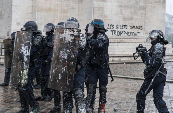 Riot police near the Arc de Triomphe in Paris, on Dec. 1, 2018. (Veronique de Viguerie/Getty Images)