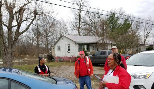 Pamela Harris (R) with other volunteers in action. (Courtesy of the American Red Cross)