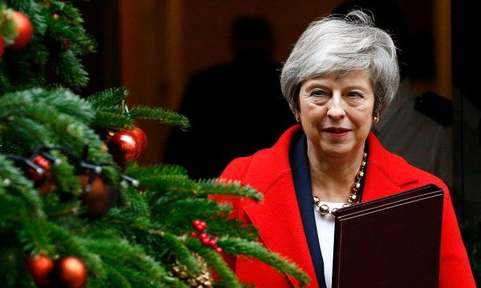 May Shortens UK Cabinet’s Christmas Break to Prepare for ‘No Deal’ Brexit