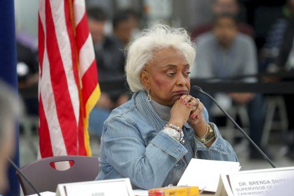 Broward County Supervisor of Elections Brenda Snipes explains to the canvassing board the discrepancy in vote counts during the manual recount at the Broward County Supervisor of Elections office in Lauderhill, Fla., on Nov. 17, 2018 (Mike Stocker/South Florida Sun-Sentinel via AP)